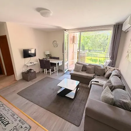 2 Bed Including Free Airport Ride Apartmán